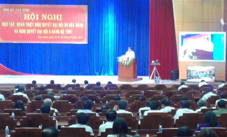 Triển khai Nghị quyết Đại hội XII của Đảng và Nghị quyết Đại hội X của Đảng bộ tỉnh: Đại biểu đóng góp gần 290 ý kiến